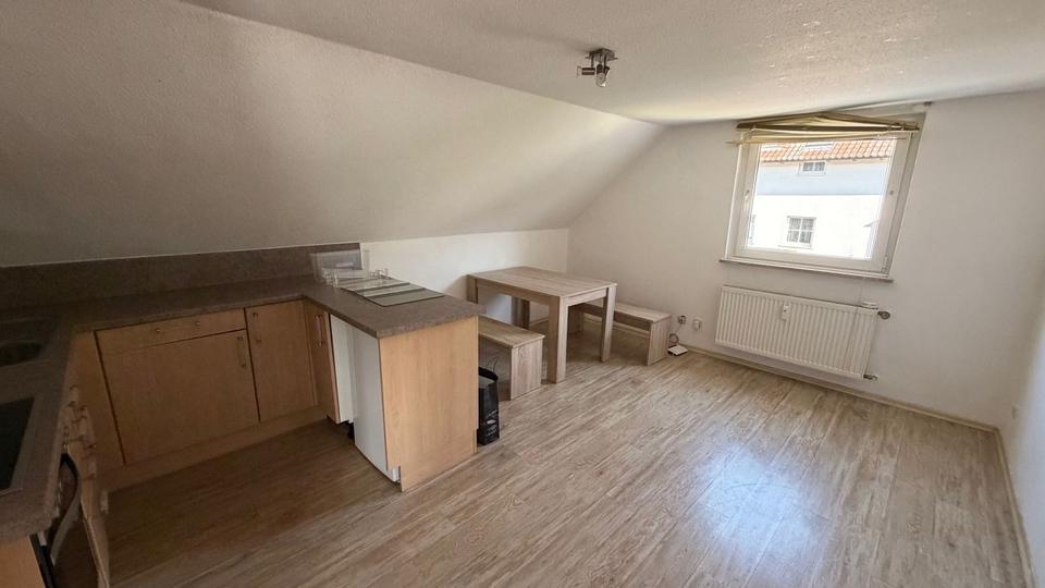 Dachgeschoßwohnung Altenkunstadt - 2 Zimmer, 50 m&sup2;, 420&euro; | Angebot:26538664