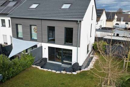 Haus zum Mieten in Freiberg am Neckar 2.000 € 128.82 m² 5 zimmer