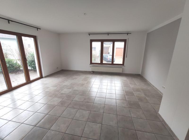 4 Zi. Wohnung im EG mit Garten und Terrasse 4 zimmer