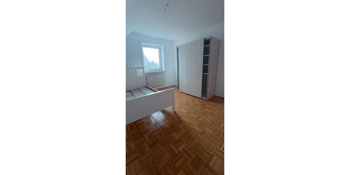Dachgeschoßwohnung Pfreimd - 3 Zimmer, 71 m&sup2;, 680&euro; | Angebot:26284464