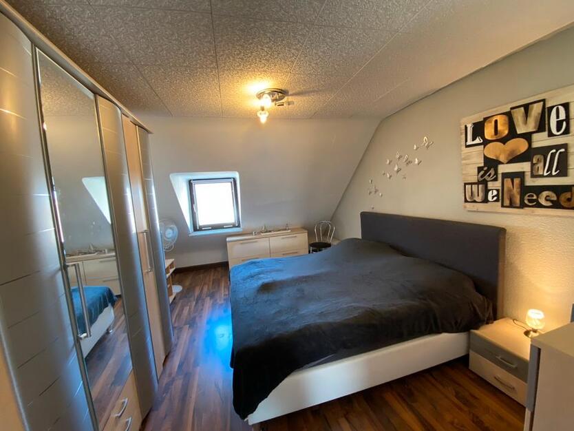 Schöne 4 Zimmer Wohnung DG in Saarlouis Roden