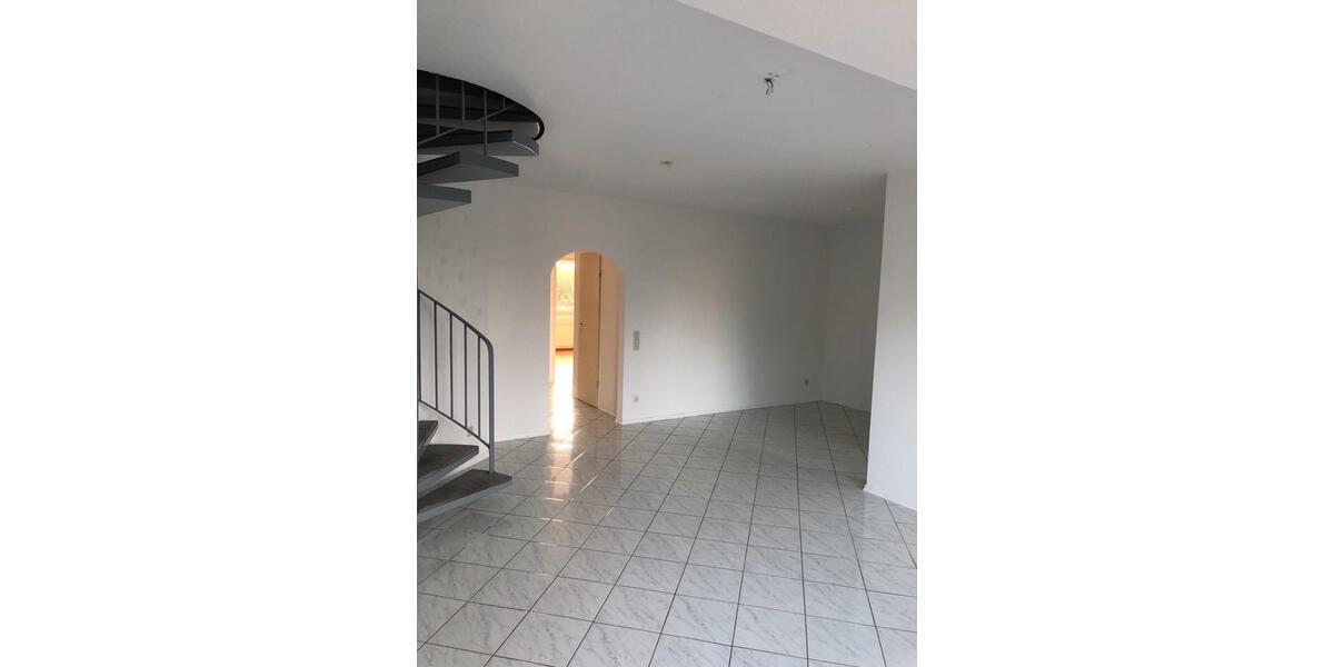 Dachgeschoßwohnung Tönisvorst - 3 Zimmer, 1.400&euro; | Angebot:23202575