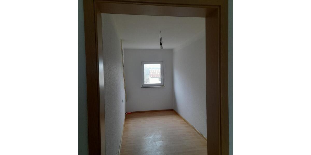 Dachgeschoßwohnung Brand-Erbisdorf Erbisdorf - 4 Zimmer, 69 m&sup2;, 380&euro; | Angebot:26688575