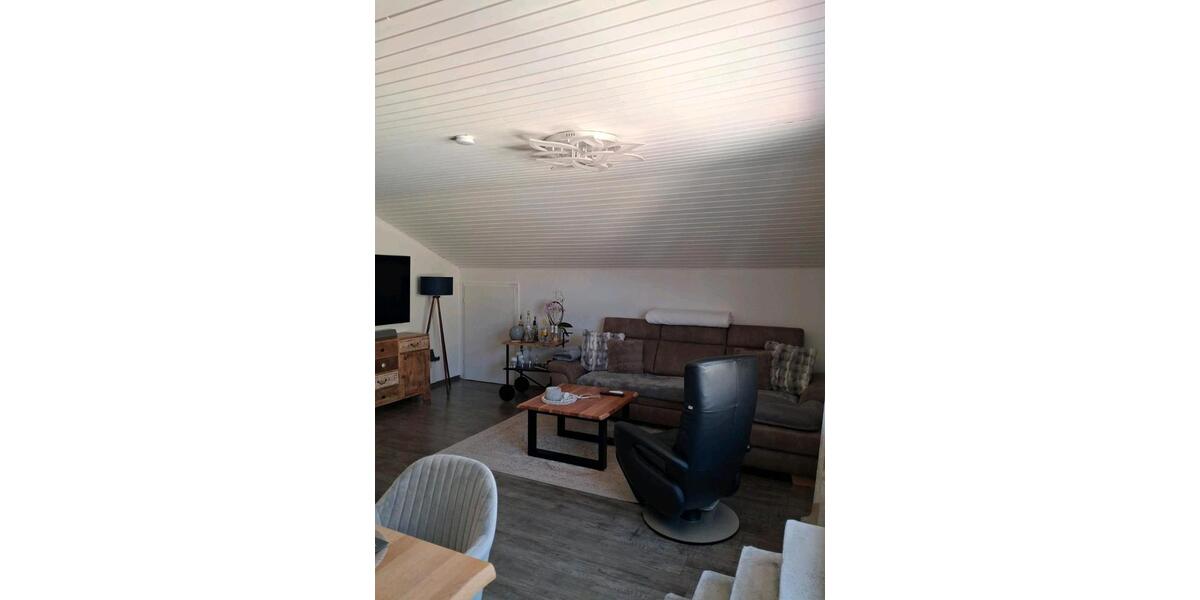 Dachgeschoßwohnung Kelheim - 3 Zimmer, 73 m&sup2;, 850&euro; | Angebot:25873696