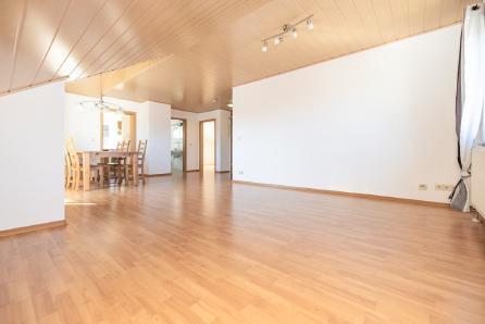 Dachgeschoßwohnung Villingen-Schwenningen Schwenningen - 3 Zimmer, 82 m&sup2;, 990&euro; | Angebot:24878631