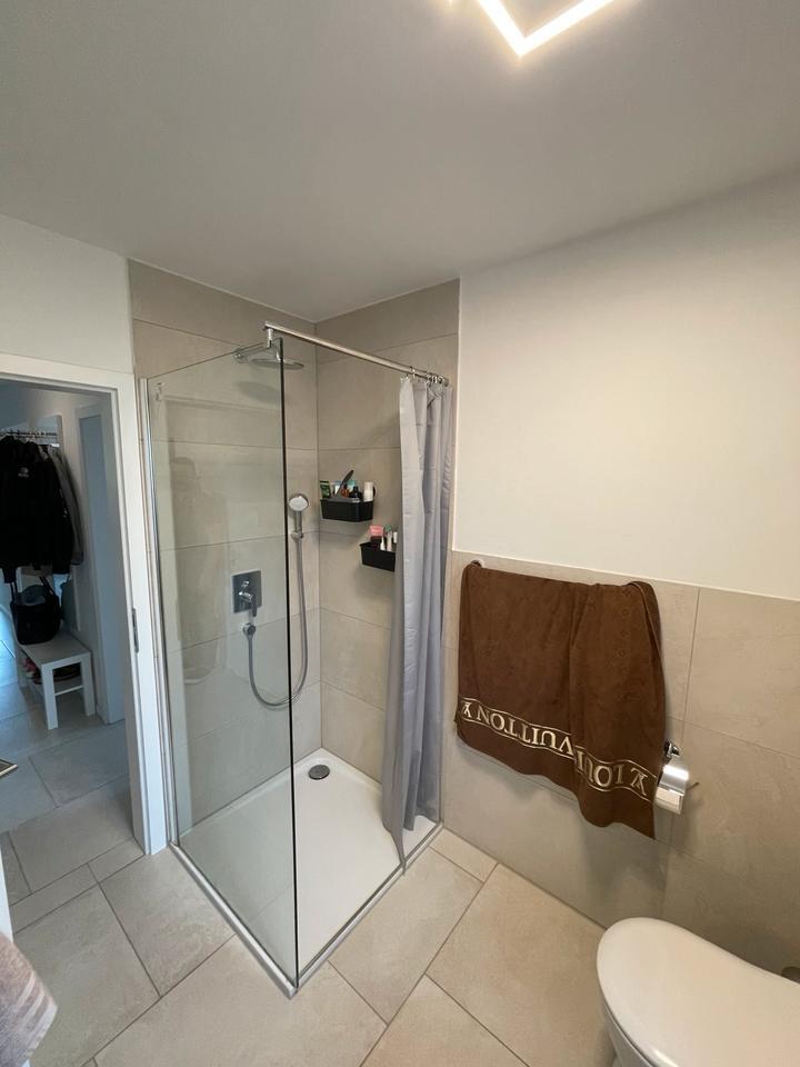 Helle, ruhige Neubau 3-Zi-Whg mit EBK, Stellplätzen in WBB zimmer