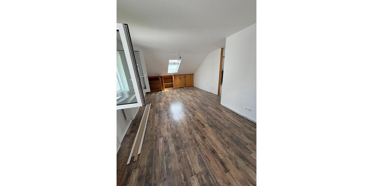 Dachgeschoßwohnung Wächtersbach - 3 Zimmer, 90 m&sup2;, 1.100&euro; | Angebot:26597615