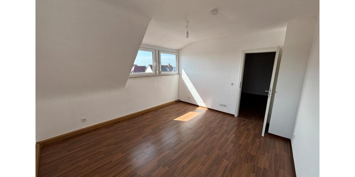 Dachgeschoßwohnung Pirmasens - 2 Zimmer, 50 m&sup2;, 500&euro; | Angebot:26041419