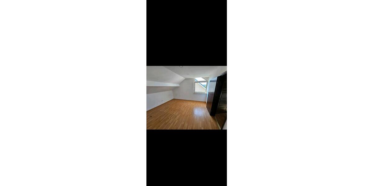 Dachgeschoßwohnung Klingenberg am Main - 3 Zimmer, 80 m&sup2;, 1.050&euro; | Angebot:26413631