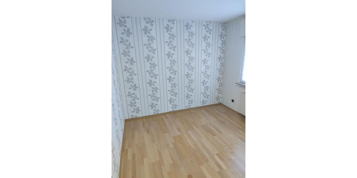 Etagenwohnung Waldmohr - 4 Zimmer, 110 m&sup2;, 1.050&euro; | Angebot:26181983