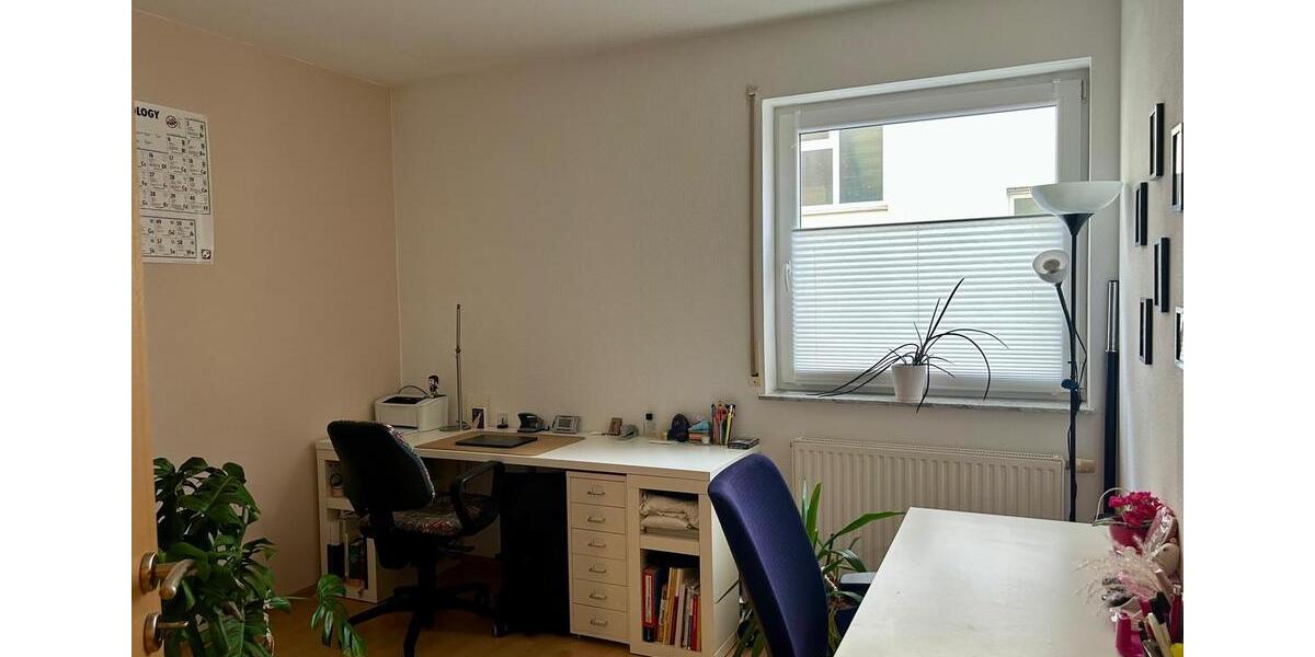 Schöne, helle 3-Zimmer-Wohnung mit Garten in zentraler Lage 3 zimmer