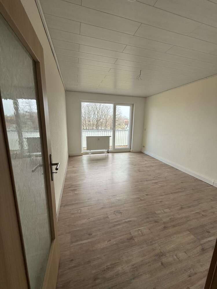 Wohnung zum Mieten in Osternienburger Land 385 € 74 m²