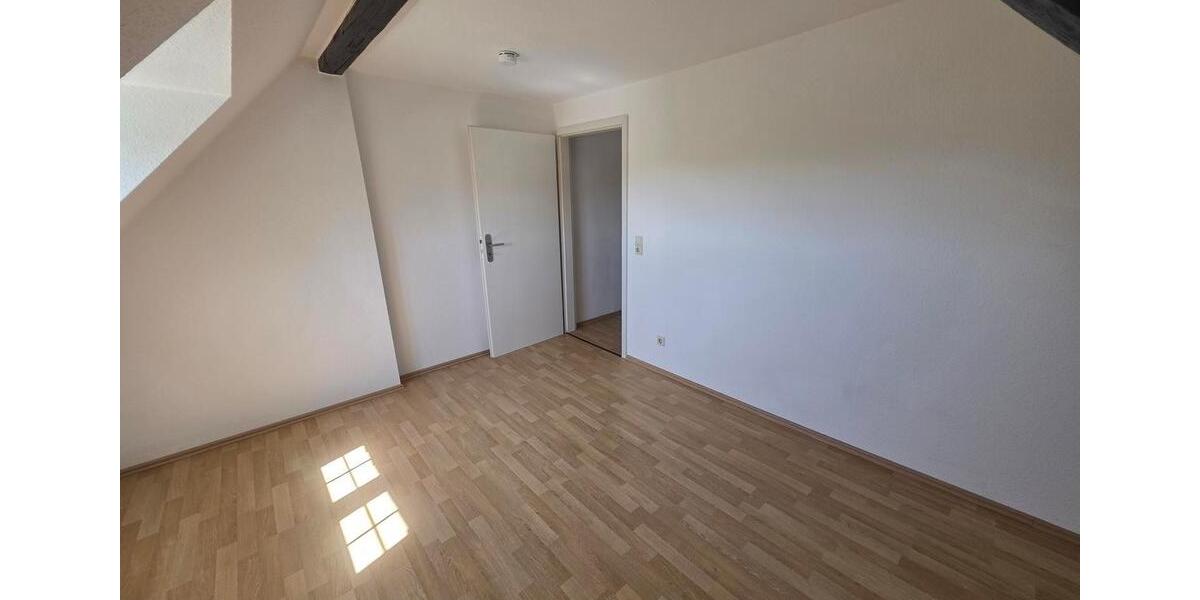 Etagenwohnung Glauchau - 3 Zimmer, 65 m&sup2;, 388&euro; | Angebot:26635756