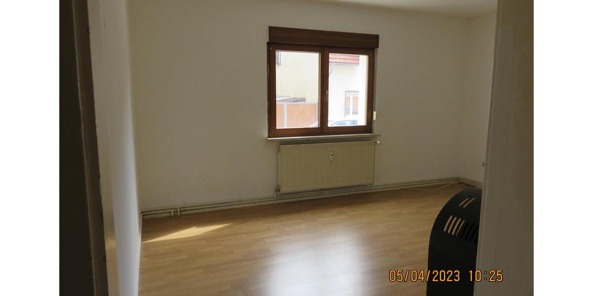 Erdgeschoßwohnung Buttstädt - 3 Zimmer, 90 m&sup2;, 550&euro; | Angebot:24876845