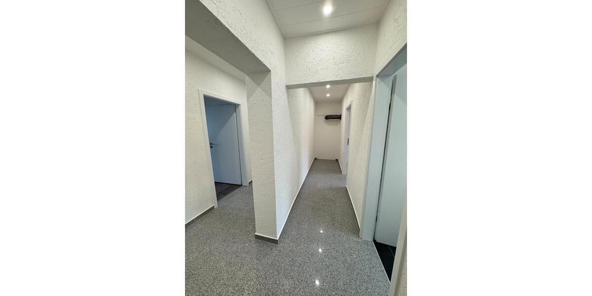 Etagenwohnung Mannheim Sandhofen - 5 Zimmer, 105 m&sup2;, 1.300&euro; | Angebot:26137220