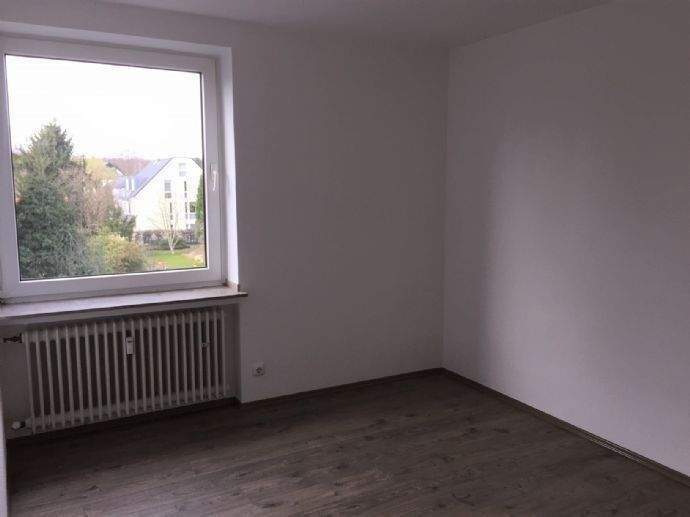 Etagenwohnung Köln Brück - 4 Zimmer, 85 m&sup2;, 895&euro; | Angebot:25245163