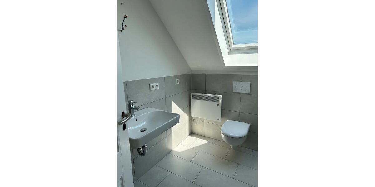Dachgeschoßwohnung Roßwein - 3 Zimmer, 68 m&sup2;, 285&euro; | Angebot:26449242