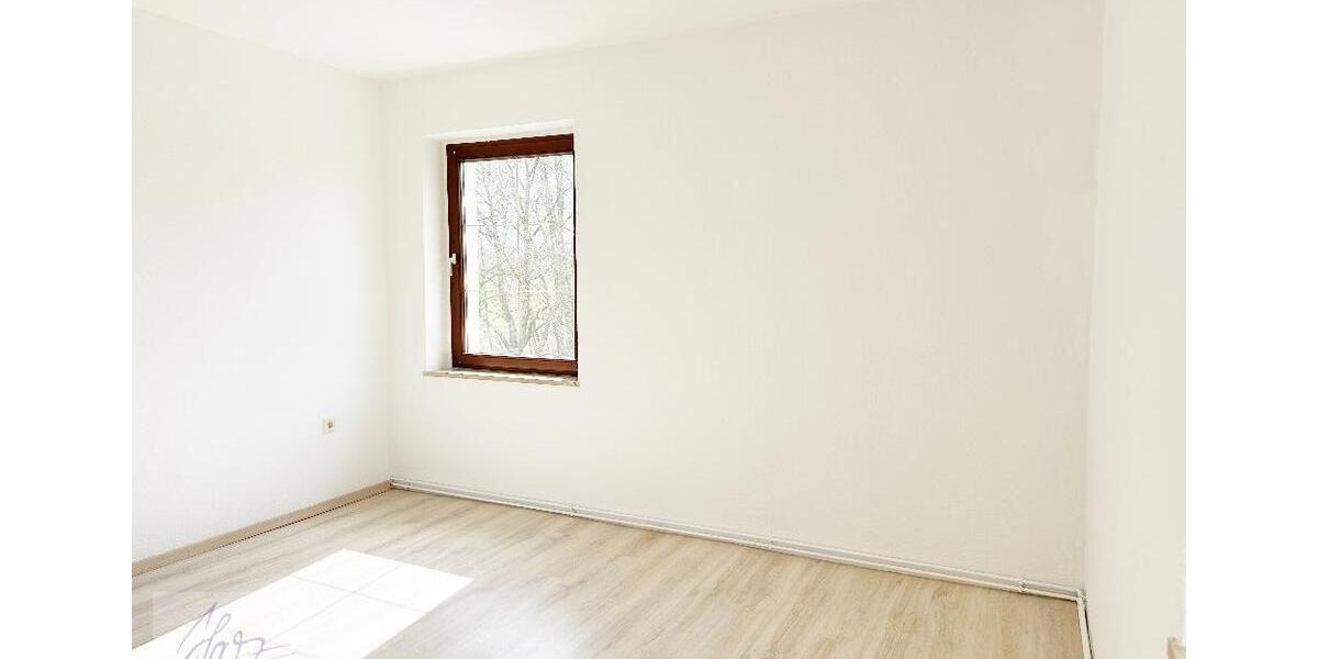 Etagenwohnung Nünchritz - 3 Zimmer, 62 m&sup2;, 320&euro; | Angebot:26400678