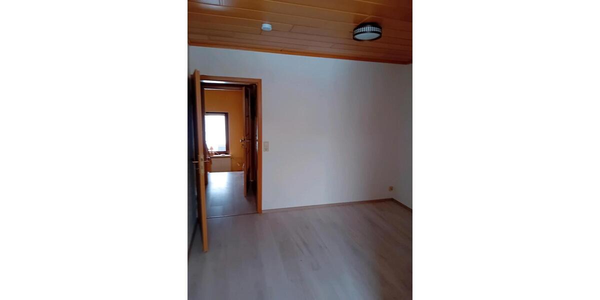 Etagenwohnung Freden (Leine) - 4 Zimmer, 130 m&sup2;, 620&euro; | Angebot:24764074