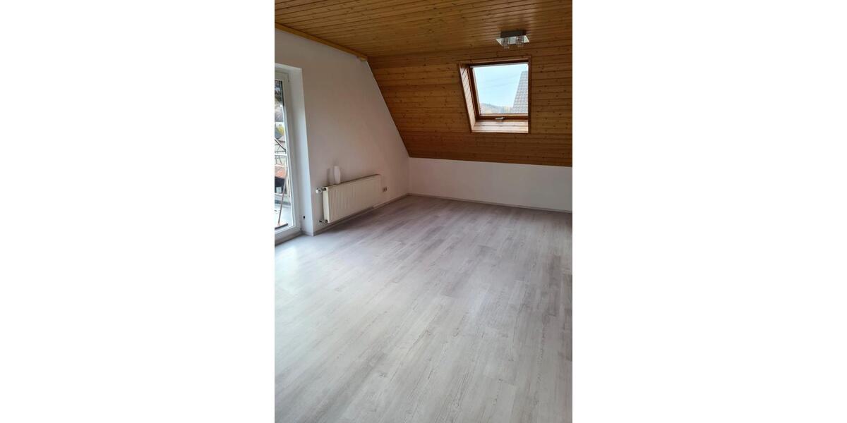 Dachgeschoßwohnung Bretzfeld - 4 Zimmer, 81 m&sup2;, 810&euro; | Angebot:25823513