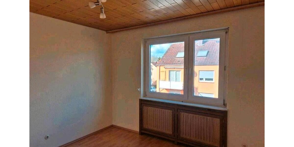 Etagenwohnung Saarbrücken West - 3 Zimmer, 70 m&sup2;, 570&euro; | Angebot:26573105