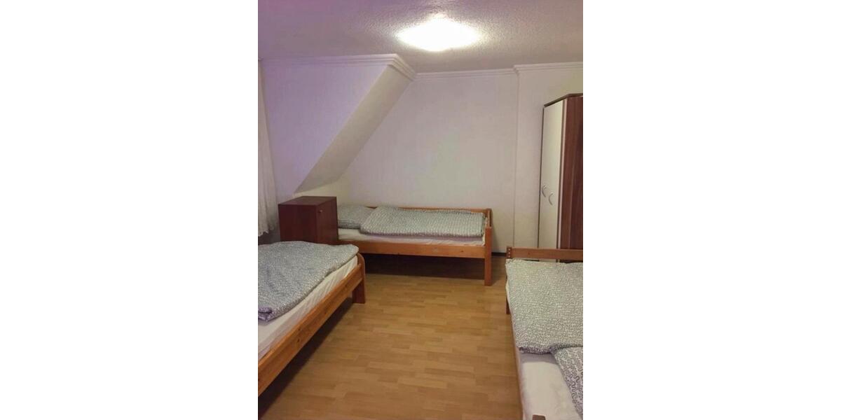 Wohnen auf Zeit Oberhausen - 5 Zimmer, 100 m&sup2;, 16&euro; | Angebot:25940498
