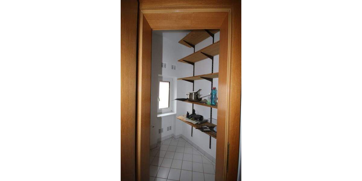 Etagenwohnung Frankfurt am Main Bornheim - 5 Zimmer, 145 m&sup2;, 2.550&euro; | Angebot:25110323