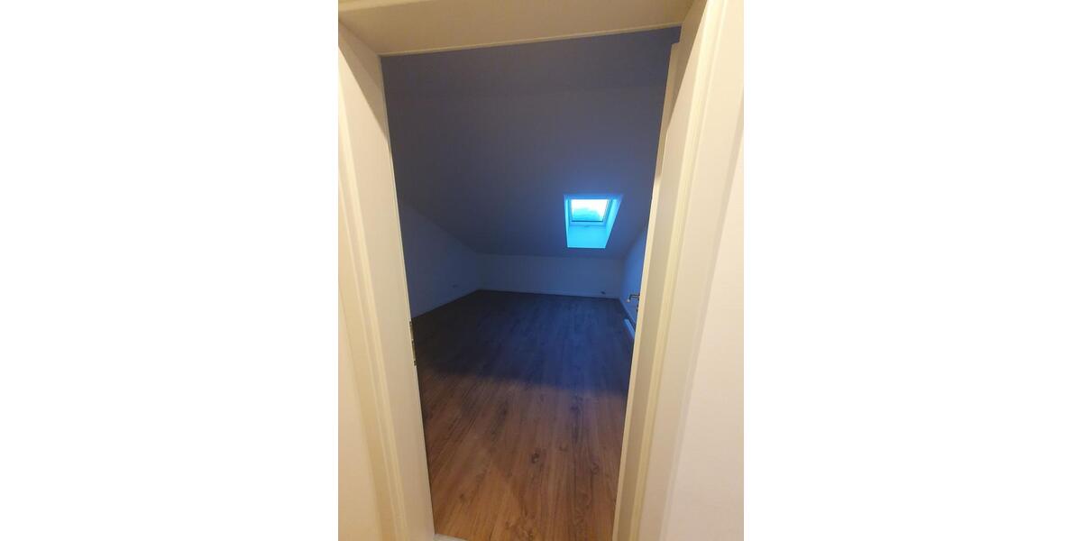 Dachgeschoßwohnung Hannover - 3 Zimmer, 51 m&sup2;, 750&euro; | Angebot:24442391