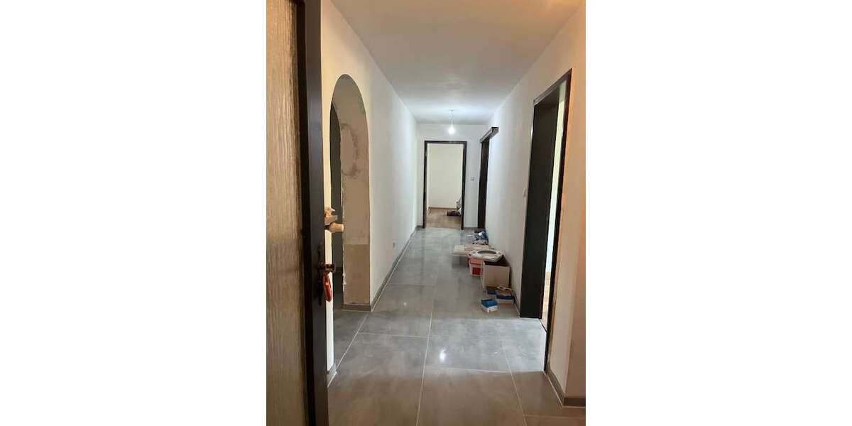 Einfamilienhaus Würzburg Heuchelhof - 9 Zimmer, 260 m&sup2;, 2.600&euro; | Angebot:27272036