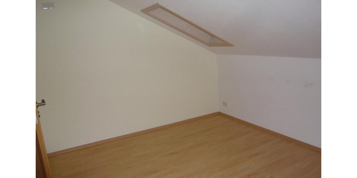 Dachgeschoßwohnung Freudenstadt - 2 Zimmer, 35 m&sup2;, 390&euro; | Angebot:25942990