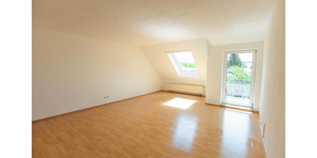 Dachgeschoßwohnung Münsingen - 3 Zimmer, 68 m&sup2;, 700&euro; | Angebot:26689050