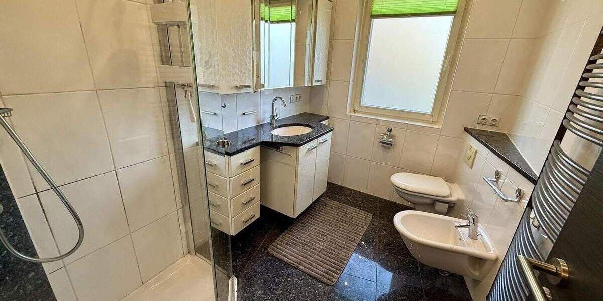 Bungalow Iphofen - 6 Zimmer, 160 m&sup2;, 2.380&euro; | Angebot:25682631