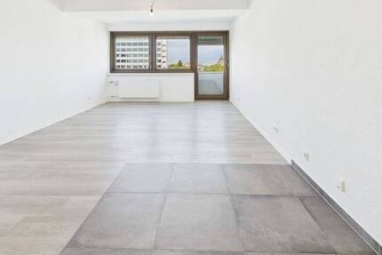 Renovierte Wohnung direkt am HBF mit Fahrstuhl