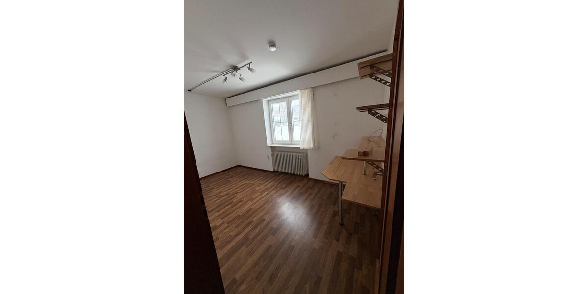 Erdgeschoßwohnung Neukirchen vorm Wald - 4 Zimmer, 110 m&sup2;, 900&euro; | Angebot:24893404