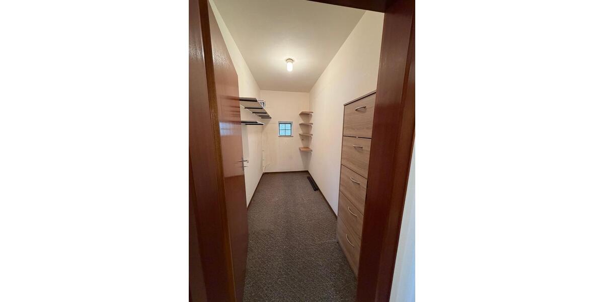 Erdgeschoßwohnung Heinsberg - 7.5 Zimmer, 135 m&sup2;, 800&euro; | Angebot:26223870