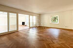 Große Erdgeschoss-Wohnung mit sonniger Su?d-Terrasse und einem Garagenstellplatz