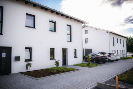 Haus Deggendorf - 4 Zimmer, 130 m&sup2;, 1.560&euro; | Angebot:25872223