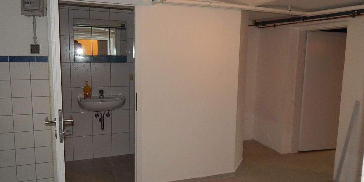 Reihenmittelhaus Göttingen Grone - 6 Zimmer, 112 m&sup2;, 1.600&euro; | Angebot:24874388