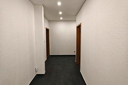 5-Zimmer-Wohnung barrierefrei, mit Küche & Gartenanteil! zimmer