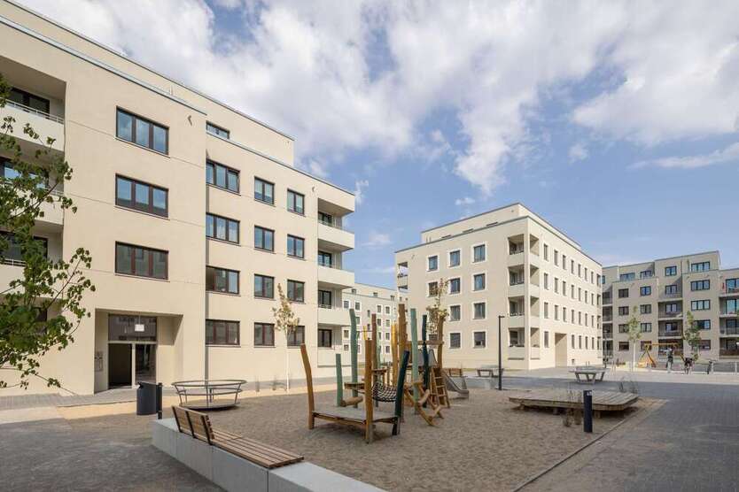 Wohnung zum Mieten in Berlin 1.243,43 € 83.34 m²