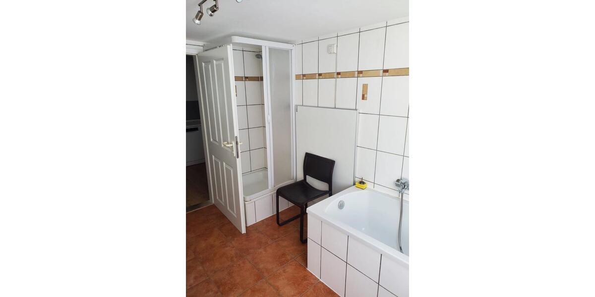 WG neu zu vergeben 22 zimmer