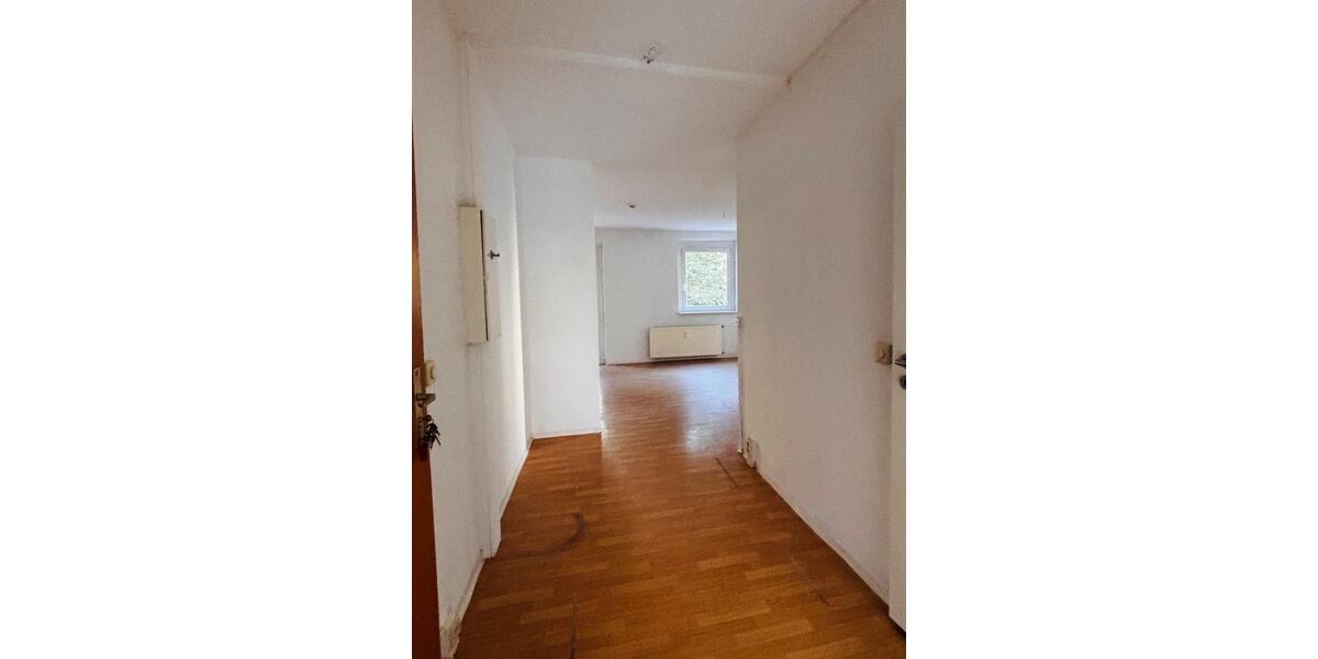 Etagenwohnung Suhl - 4 Zimmer, 68 m&sup2;, 360&euro; | Angebot:23843034