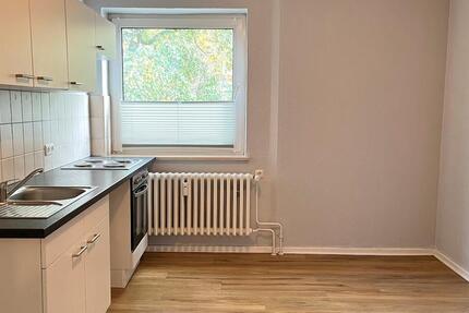 2-Zimmerwohnung mit großer Wohnküche zimmer