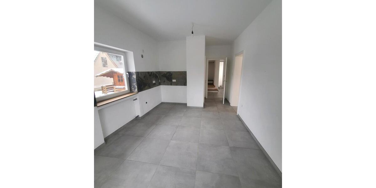 Einfamilienhaus Lemgo - 3 Zimmer, 135 m&sup2;, 1.700&euro; | Angebot:24284339