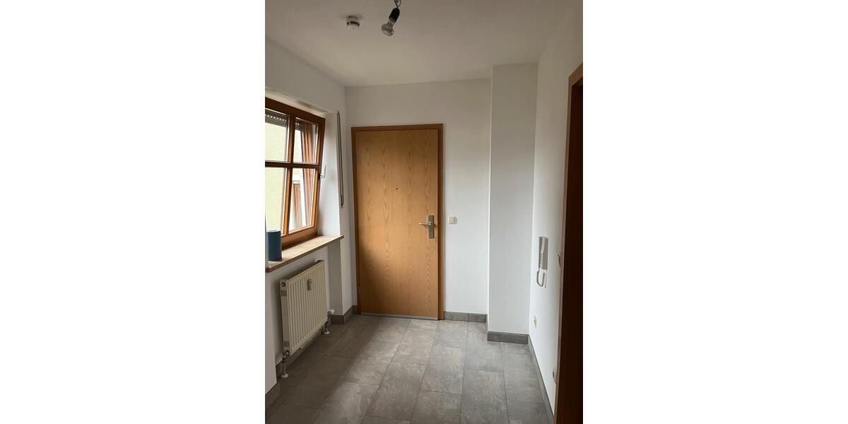 Erdgeschoßwohnung Deggendorf - 3 Zimmer, 67 m&sup2;, 800&euro; | Angebot:25171650