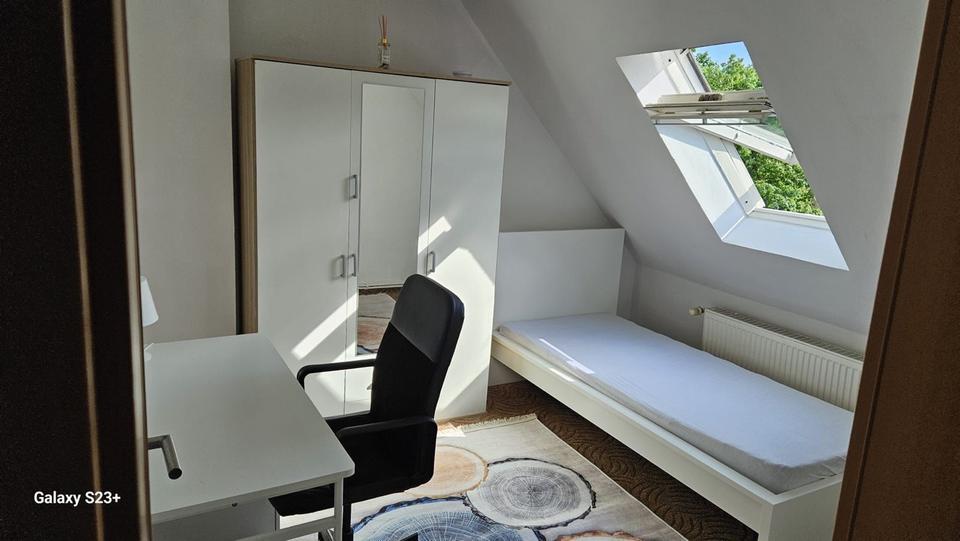 Helles Zimmer in Gröpelingen, 2 Min. zur Waterfront – Warmmiete