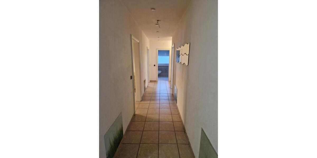 Etagenwohnung Halle - 4 Zimmer, 92 m&sup2;, 850&euro; | Angebot:25805532