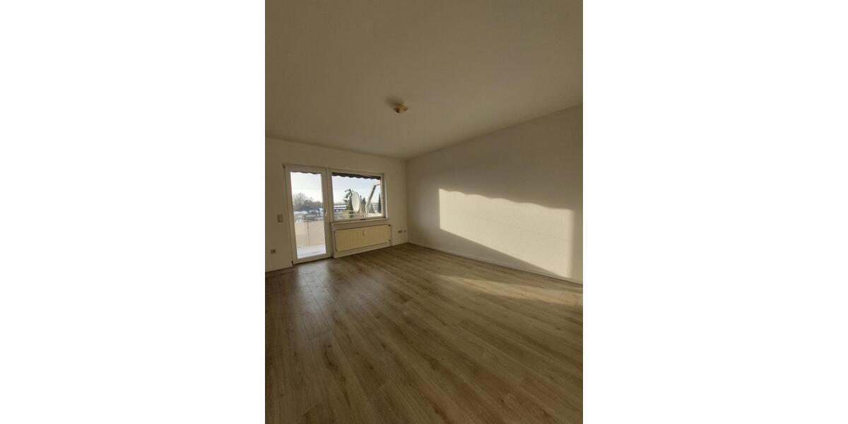 Etagenwohnung Brake (Unterweser) - 3 Zimmer, 68 m&sup2;, 490&euro; | Angebot:24417731