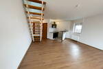 Helle & einladende 2-Zimmer-Maisonette-Wohnung mit Küche und Balkon wartet auf einen neuen Mieter!