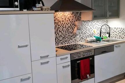 Drei Zimmerwohnung, Bad mit Tageslicht. Miete nach Absprache zimmer